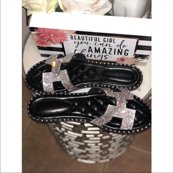 Beautiful Chic Rhinestone Sandals - Picture 2 of 3